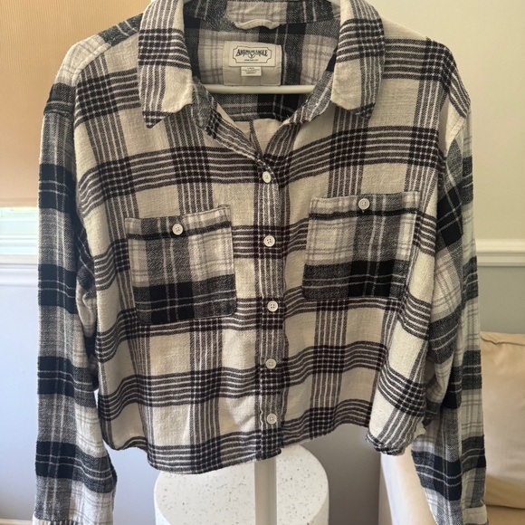 American Eagle Cozy Cropped Flannel Shirt | L | Black & White - Picture 3 of 6